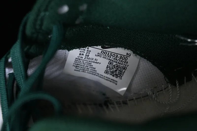 All categories Nk SB Dunk series Nk SB Dunk Low low-top sneakers Nk Dunk Low "Gorge Green" retro white and green SB low-top sports and leisure sneakers DD1503-300
